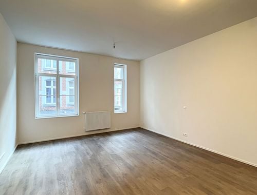                                         Studio met slaaphoek te huur in Namur, € 700
