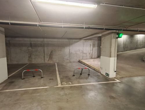                                         Place de stationnement à louer à Bruxelles, € 130
