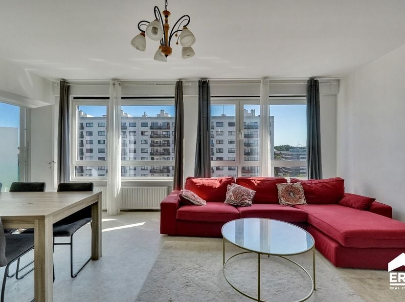 Ruim appartement met 3 slaapkamers in het centrum van Genk.Dit energiezuinige appartement met EPC-label B combineert een centrale ligging met een prak