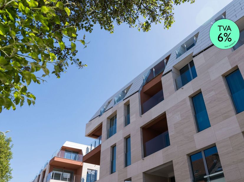 BRAINE-L'ALLEUD - Implantée sur le site de l’ancien Lycée Royal, cette copropriété jouit d’une situation privilégiée en plein cœur de Braine-l’Alleud.