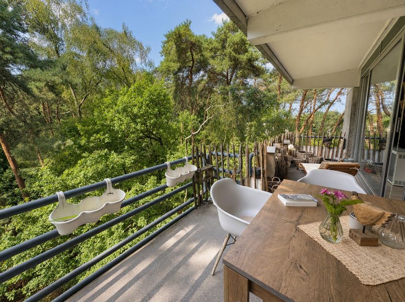 Intrekklaar appartement met 3 slaapkamers en 2 terrassen, waarvan één bij de breedste terrassen van de gehele residentie behoort. Keuken en badkamer r