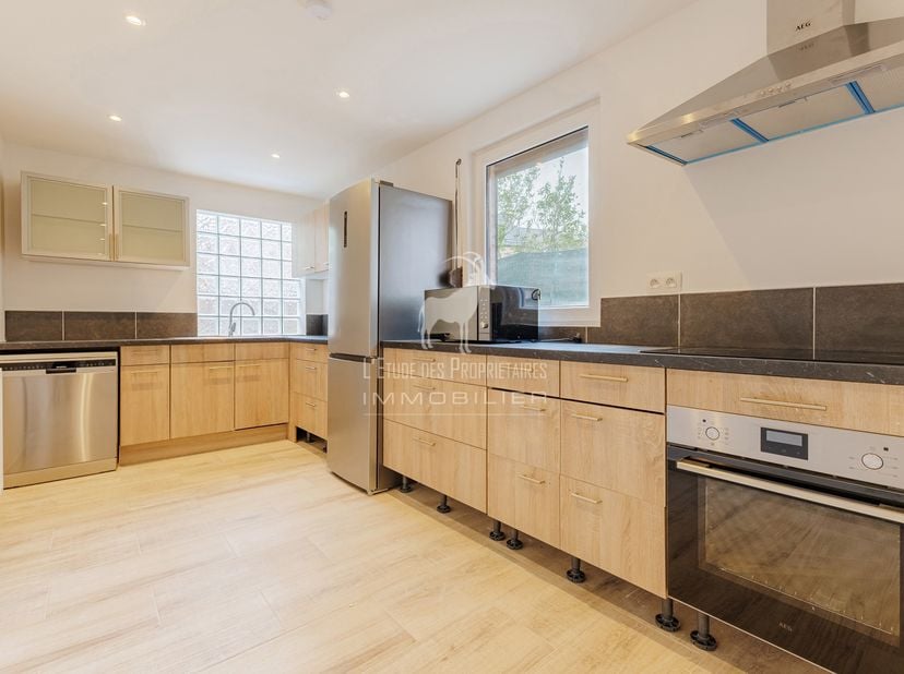 Référence Agence : L6031-424<br />
*** VISITE VIRTUELLE :https://immo360.immo-facile.com/vtour/fr/naz7cl/frame ***<br />
Découvrez cette magnifique ch