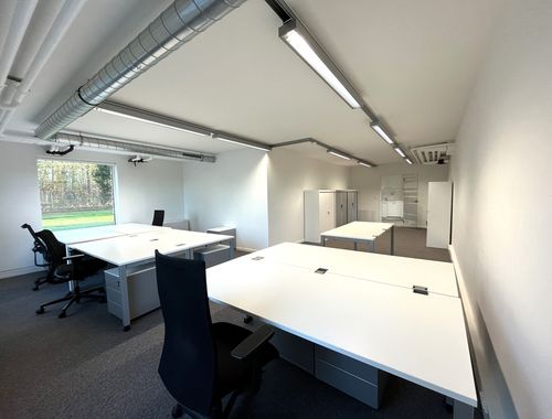                                         Bureaux à louer à Merelbeke, € 4.680
