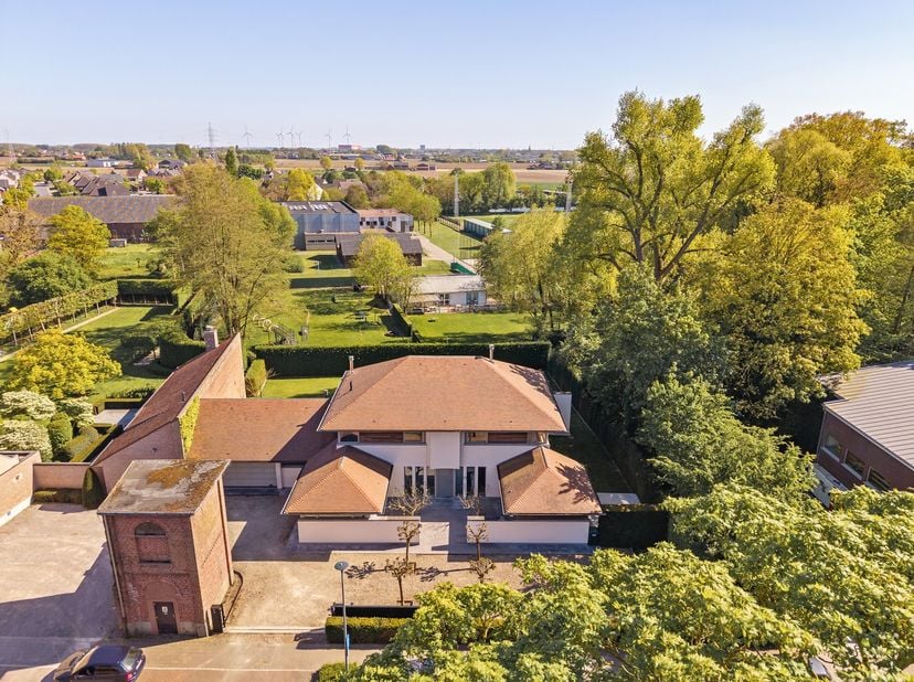 Huis te koop in Beversesteenweg 440,
                    8800 Roeselare