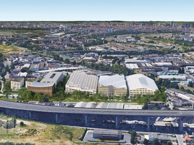 Fenomenaal gelegen stand-alone kantoren met oppervlakte van 2.628 m²&amp;nbsp;te huur, op slechts 1 km van de R0, met directe toegang via de op- en afrit
