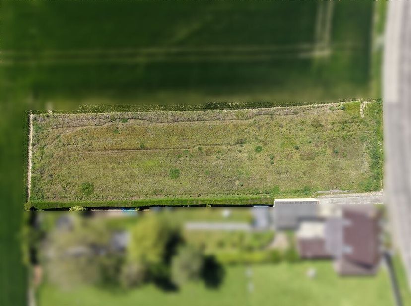 Magnifique terrain de 14 ares 41 centiares situé en zone d'habitat à caractère rural dans le beau village de Baugnies.<br />
Ce terrain bénéficie d'un