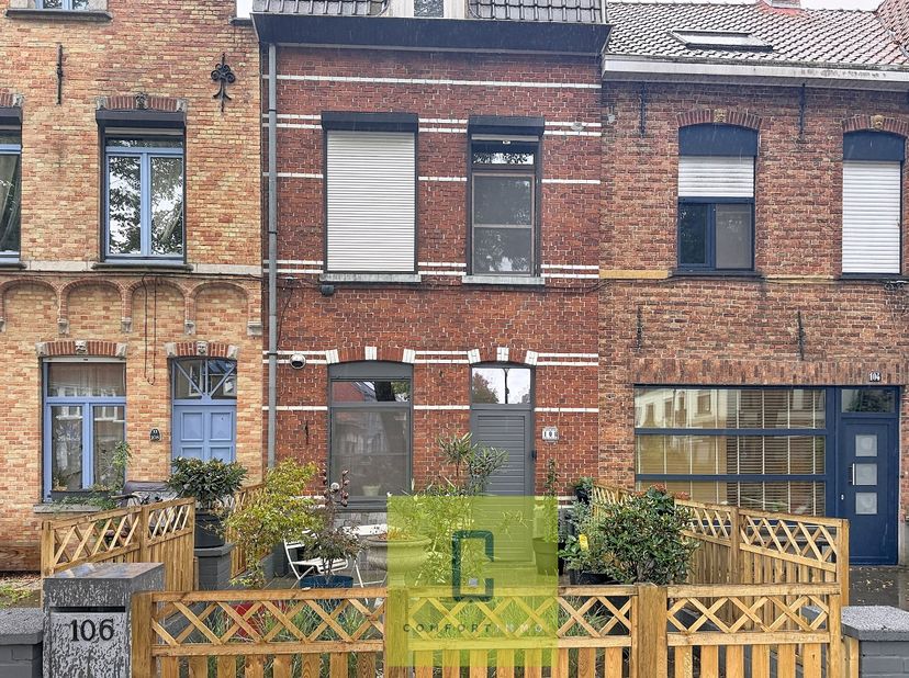 Huis te koop in Koolkerksesteenweg 106,
                    8000 Brugge