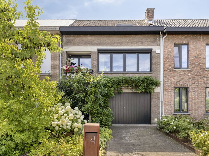 Gerenoveerde, instapklare gezinswoning met uitstekende EPC-score, gunstig én rustig gelegen in een doodlopende straat nabij een wandel-natuurgebied in