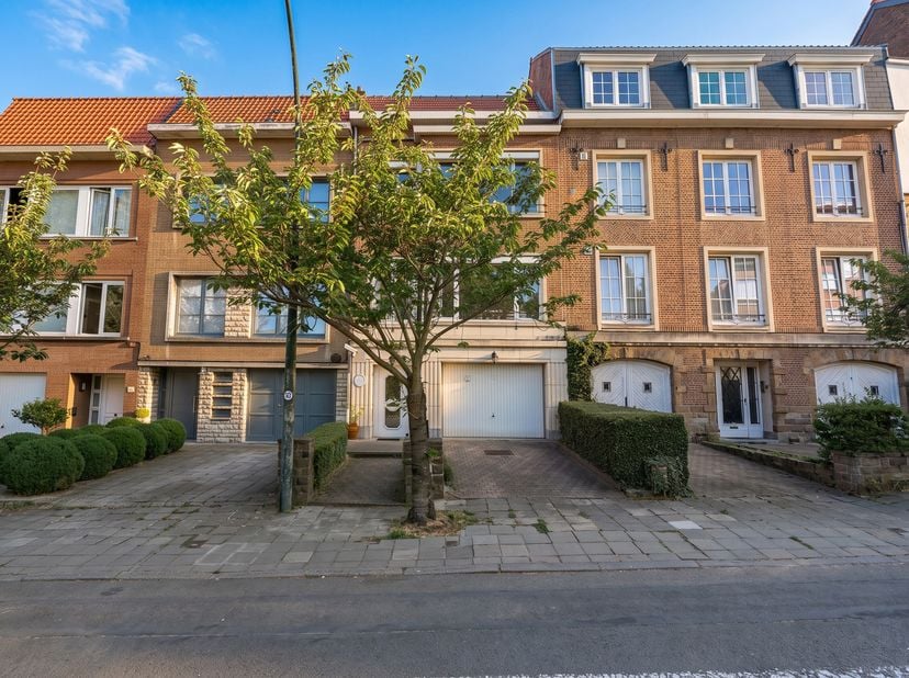 WATERMAEL-BOITSFORT – à deux pas de la place Wiener, de la gare de Boitsfort, de la Forêt de Soignes et toutes les facilités, agréable et lumineuse MA