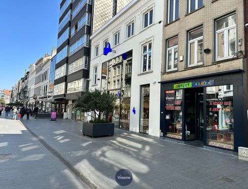                                         Bien commercial à louer à Oostende, € 3.000
