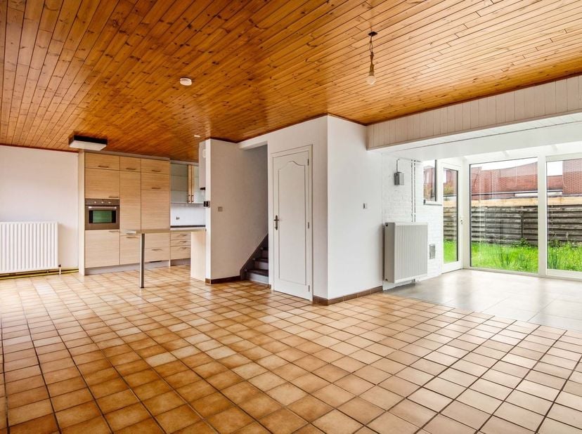 Ligging:<br />
Gelegen in de Sint-Antoniuswijk te Rotselaar bevindt deze woning zich in een rustige en kindvriendelijke woonomgeving. Dankzij de vlot