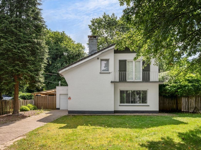 Charmante villa op toplocatie nabij de Kalmthoutse Heide<br />
In een gegeerde woonwijk in Heide, op een steenworp van de Kalmthoutse Heide én het gez