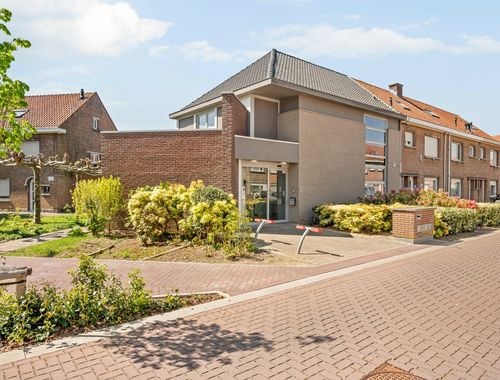                                         Bien commercial à vendre à Menen, € 369.000
