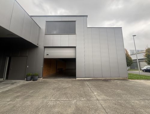                                         Magazijn zonder bureel te huur in Waregem, € 900
