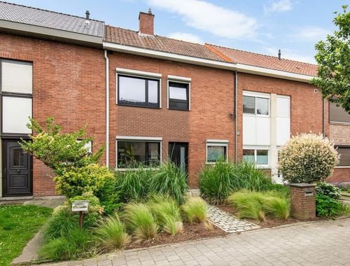                                         Maison à vendre à Wilrijk, € 375.000
