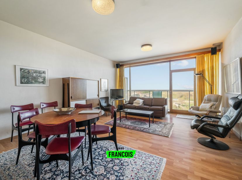 Vous rêvez dun pied-à-terre sur la côte ? Cet appartement à vendre à Bredene aan Zee offre une occasion unique de profiter du calme, de la lumière et