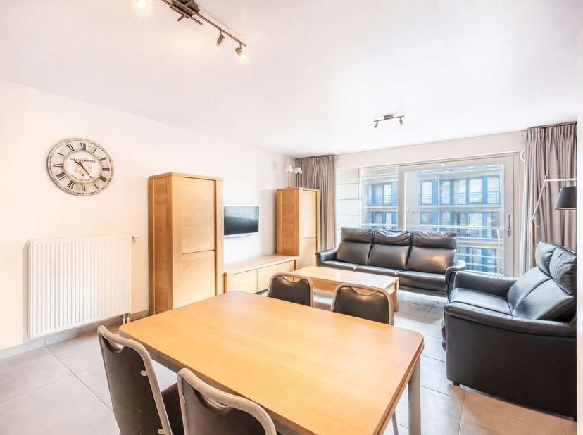 Grijp uw kans: Instapklaar appartement met zijdelings zeezicht op toplocatie in Koksijde!<br />
<br />
Op de tweede verdieping van de verzorgde reside