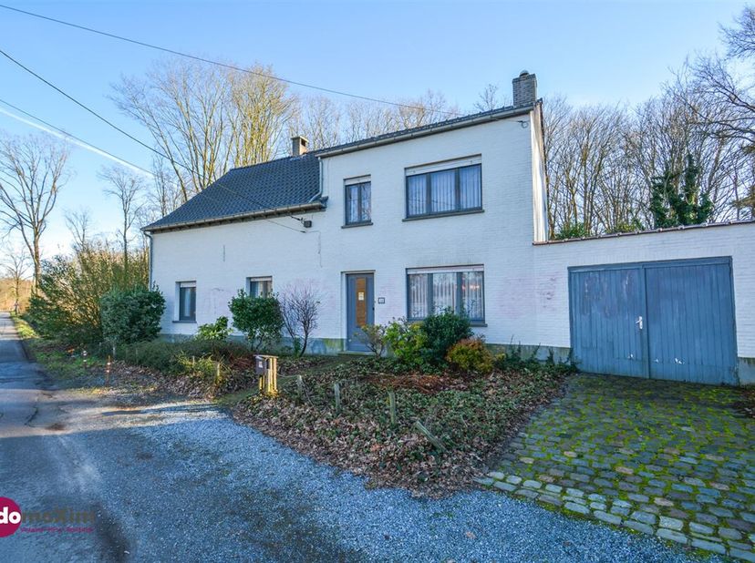 Te renoveren woning met veel potentieel nabij het Bloso-Domein in Hofstade<br />
In deze rustige straat bevindt zich deze te renoveren woning met een