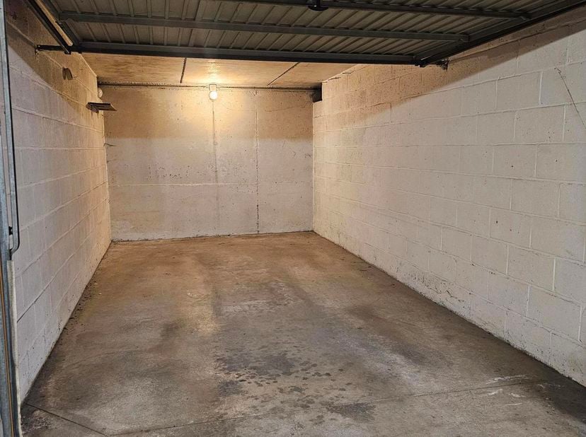 Garage te huur in Rue Beeckman 24,
                    1180 Ukkel