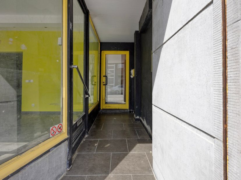 Bien professionnel à vendre
                    à 2440 Geel
