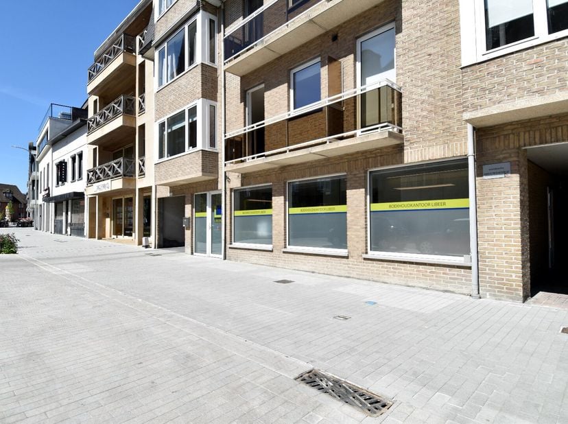 Bien professionnel à vendre
                    à 8930 Lauwe