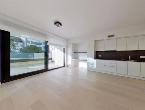                                         Appartement te huur in Elsene, € 1.500
