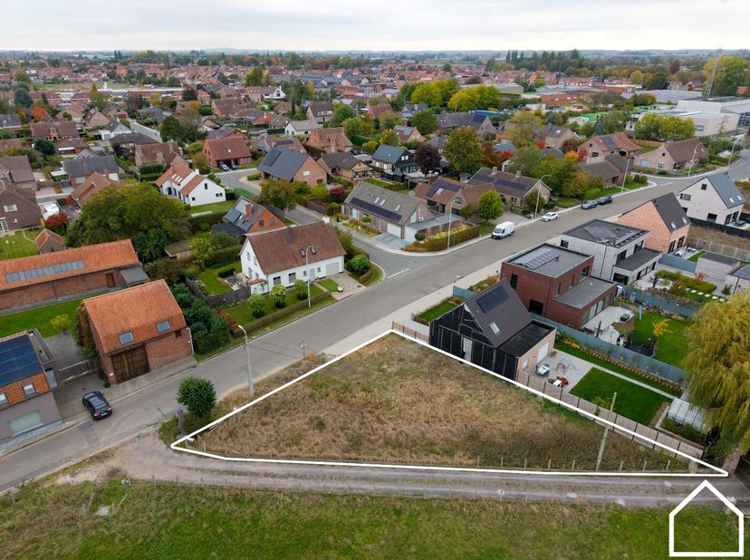 Deze kwalitatieve nieuwbouwwoning gelegen in een rustige groene straat kan nog volledig naar uw hand gezet worden.<br />
<br />
ONTDEK DE BOUWMOGELIJK