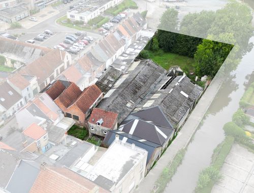                                         Entrepôt avec bureau à vendre à Lessines, € 480.000
