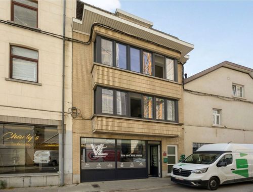                                         Immeuble d'appartements à vendre à Wavre, € 645.000
