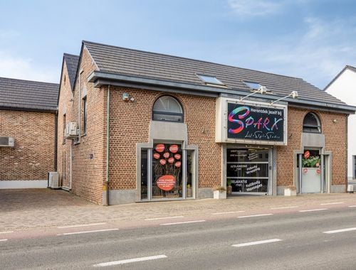                                         Rez-de-chaussée commercial à louer à Riemst, € 1.050
