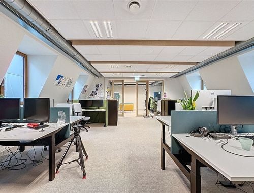                                         Burelencomplex te huur in Brussel, € 1.600
