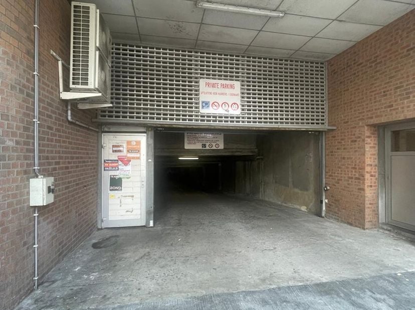 Garage à louer à Alfons Smetsplein 1,
                    3000 Leuven
