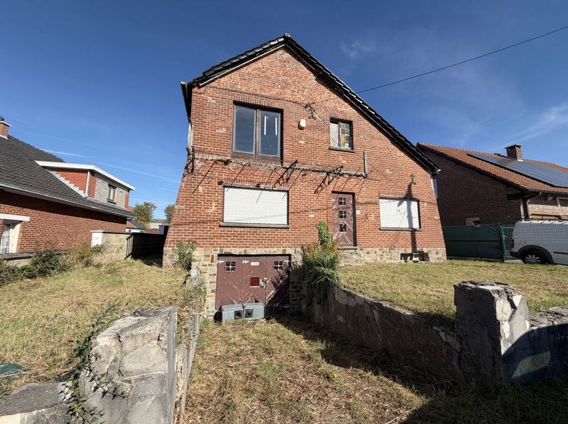 Huis te koop in ,
                    6140 Fontaine-l'Évêque