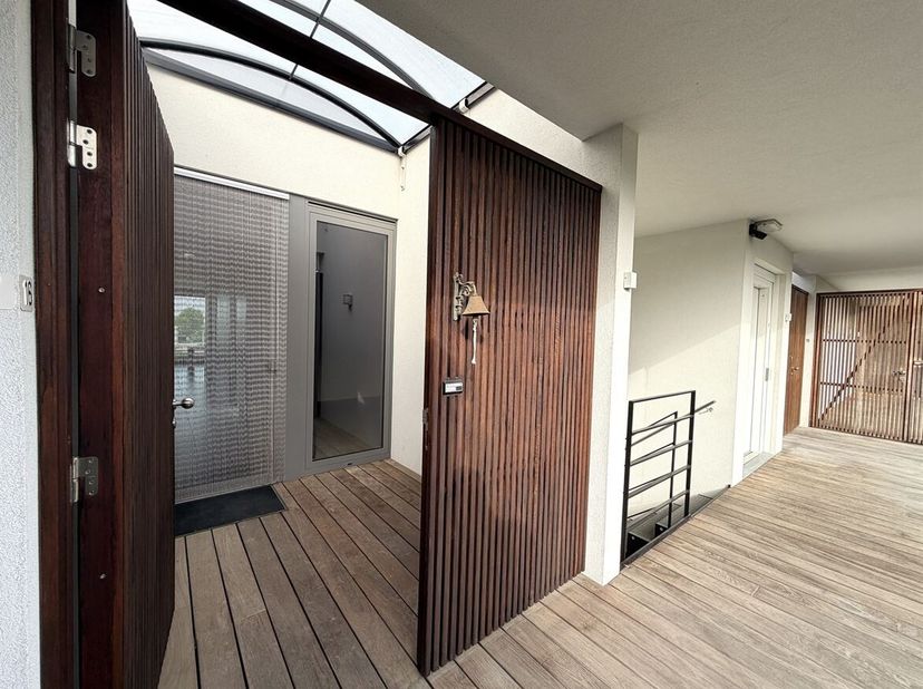 Présentation<br />
Découvrez cet appartement soigné et prêt à l'emploi, construit en 2014, où le confort contemporain et l'agencement pratique sont de