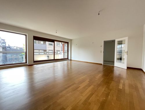                                         Appartement à louer à Woluwe-Saint-Pierre, € 1.900
