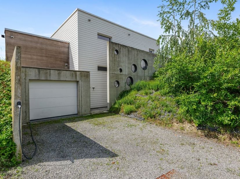 In de Kriekelstraat 12C te Gingelom bevindt zich deze verzorgde open bebouwing uit 2010, gelegen in een bijzonder rustige en aangename woonomgeving. M