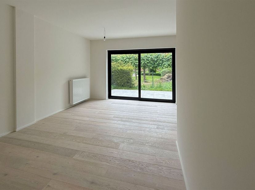 Nieuwbouwappartement TE KOOP ZONDER BTW in centrum van Tongeren<br />
<br />
Hoogwaardig en verfijnd afgewerkt appartement op de gelijkvloerse verdi