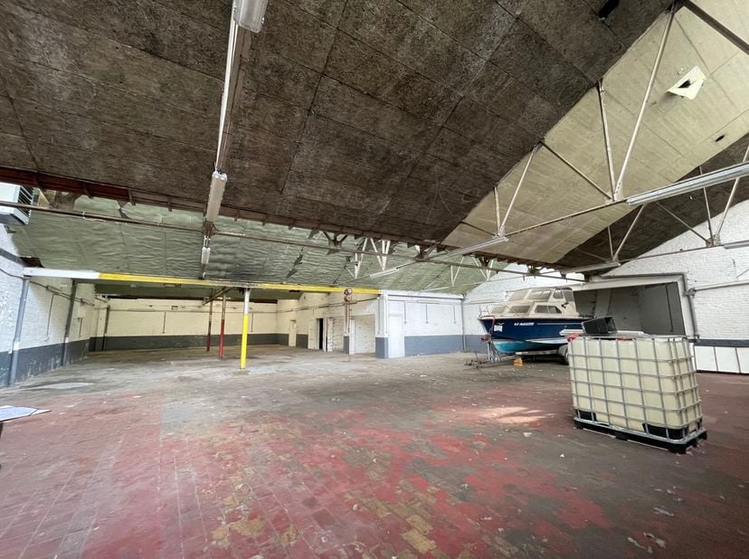 Bedrijfsvastgoed te koop in Rue des Francs 18,
                    6001 Marcinelle