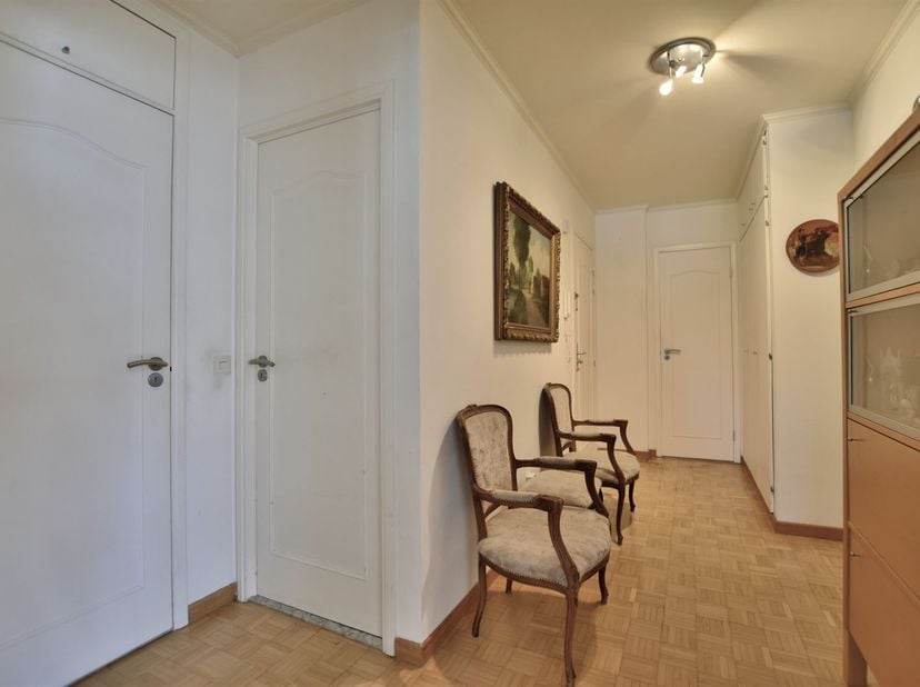 Recent gerenoveerd appartement met bijzonder goede ligging aan "Brusselse Forten" <br />
Dit instapklaar en recent gerenoveerde appartement (2015) is