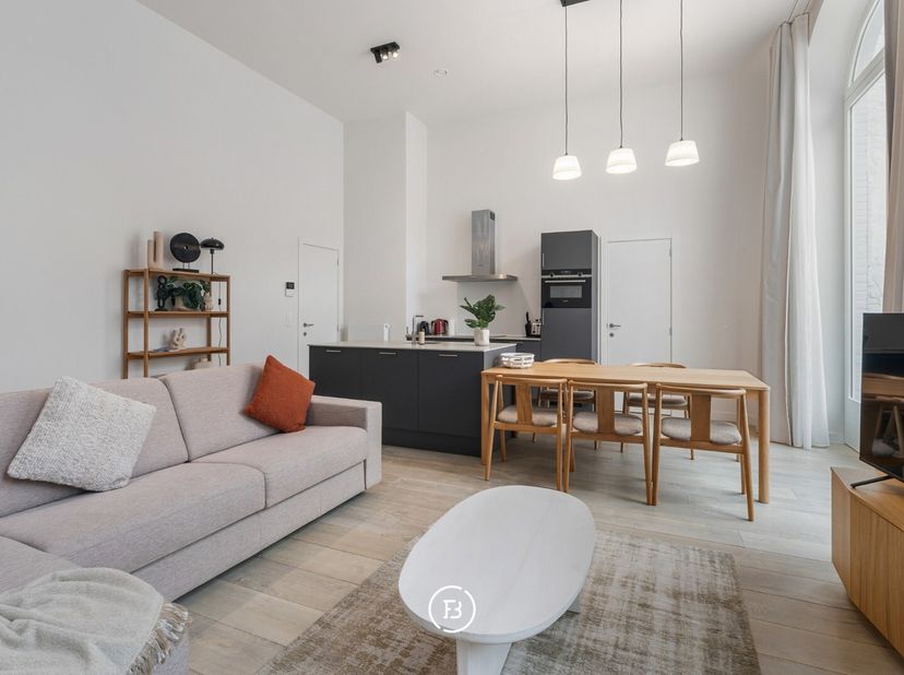 À la recherche d'un logement confortable au centre de Bruges ? Cet appartement entièrement meublé allie espace, lumière et emplacement excellent.<br /