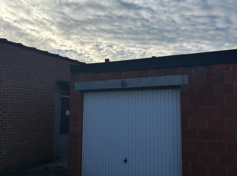 Garage à vendre
                    à 8930 Menen