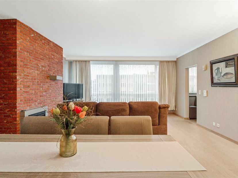 Ruim en instapklaar appartement met 2 slpks<br />
Ligging: Het appartement is gelegen in een kleinschalige residentie in het centrum van Herentals, me
