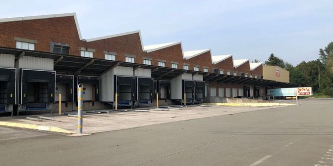 Bedrijfsvastgoed te huur in Rue de la gare 1, 7322 Ville-Pommeroeul