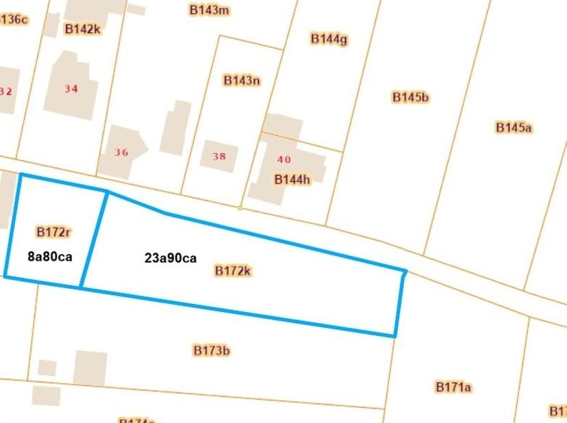 Bent u op zoek naar een ruim perceel om uw droomwoning te realiseren? Dan is deze prachtige bouwgrond van 8a80ca met aansluitend een perceel van 23a90
