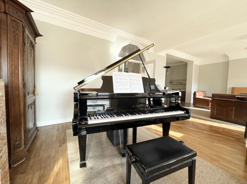 WOLUWE-SAINT-PIERRE, op het Montgomeryplein, prachtig APPARTEMENT van 180 m&amp;sup2; (2ch/1bur/2sdb) met 1 parkeerplaats! Gelegen op de 4e verdieping, be