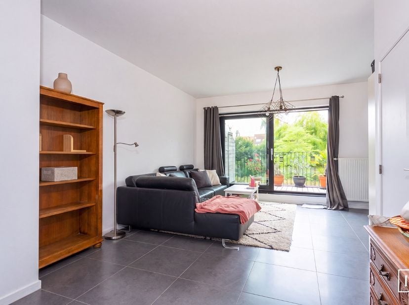 Dit recent gebouwde (2015) triplexappartement is gelegen in het project Blauwe Parel te Bredene.<br />
<br />
Het appartement omvat een inkomhal op he