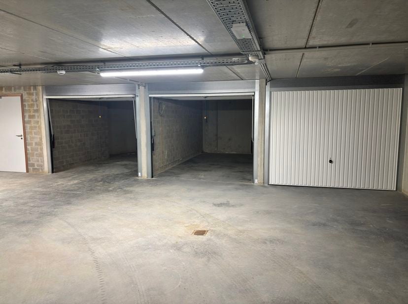 Garage te huur in Oude Brugstraat 30,
                    1745 Opwijk