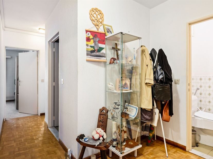 Appartement met 3 slaapkamers, terras en garage<br />
Deze gezinsvriendelijke appartement met 3 slaapkamers biedt een comfortabele indeling, een verni