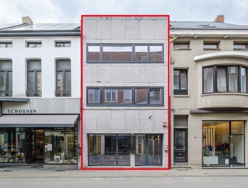                                         Handelspand met woonst te koop in Turnhout, € 350.000
