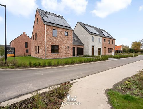                                         Woning te koop in Anzegem, € 441.196
